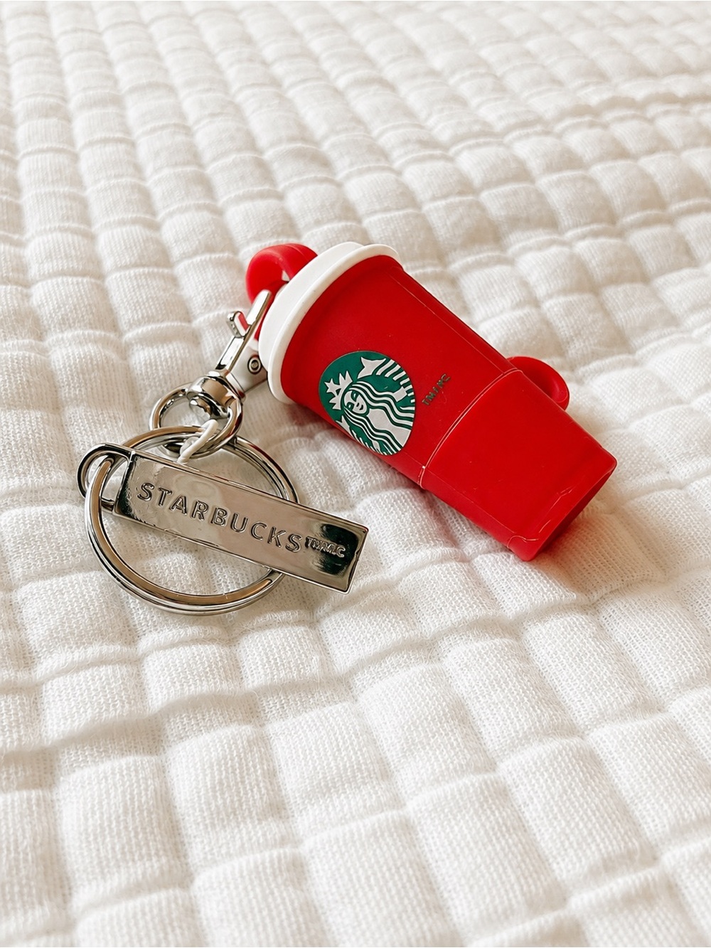 Starbucks Holiday Red Drink Stopper Keychain NWOT